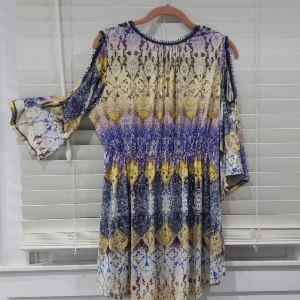 Cold shoulder top